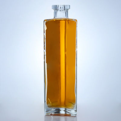 Materiale di base Vetro 750 ml Disegno Bottiglia di liquore in vetro a tre lati per whisky Gin Rum