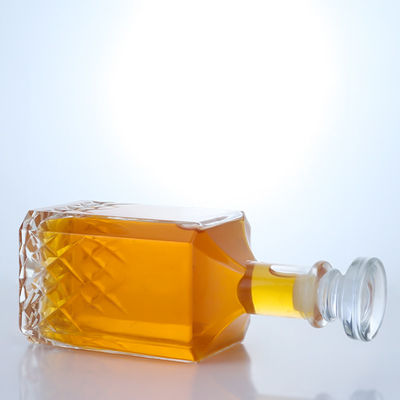 Bottiglia di vetro poligonale personalizzata per vodka whisky gin rum spirit