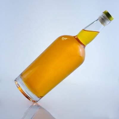 Bottiglia di vetro Valiant 750 ml trasparente per birra fatta di vetro trasparente