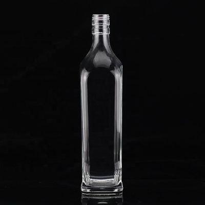 Bottiglia in vetro quadrato da 500 ml di olio extravergine di oliva con manipolazione superficiale personalizzata