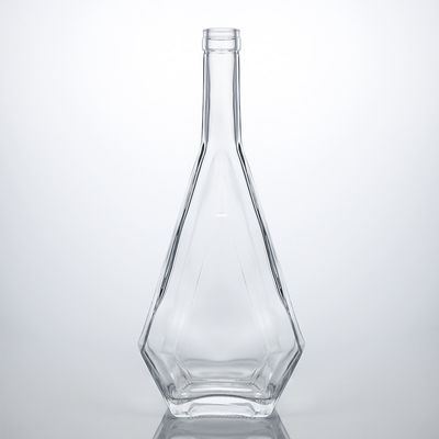 Imballaggio in bottiglia di vetro per liquori Brandy Vodka Whisky Gin Rum 700ml 750ml Disegno su misura