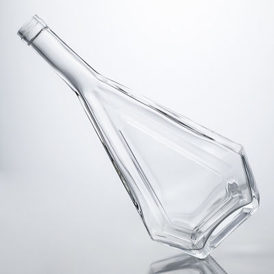 Imballaggio in bottiglia di vetro per liquori Brandy Vodka Whisky Gin Rum 700ml 750ml Disegno su misura