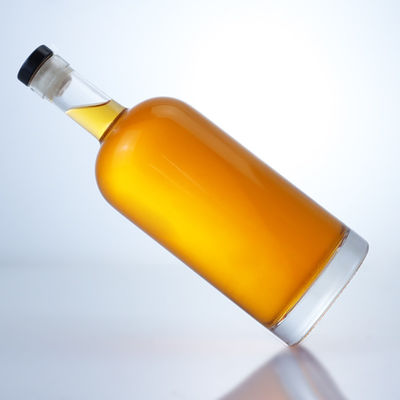 500 ml 700 ml bottiglia di vetro trasparente a forma di liquore popolare per whisky rum gin brandy