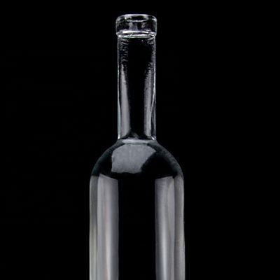 Esquisito design Vodka Liquor Bottiglia di vetro 750ml Bottiglia di vetro trasparente con tappo a vite