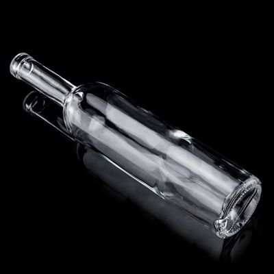 Esquisito design Vodka Liquor Bottiglia di vetro 750ml Bottiglia di vetro trasparente con tappo a vite