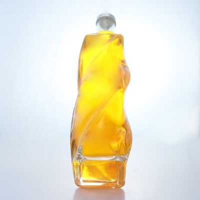 Logo personalizzato Bottiglia di vetro a forma speciale Spiriti 700ml 750ml Con tappo a vite