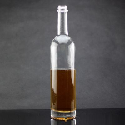 Bottiglie di imballaggio di olio d'oliva a colletto di vetro con disegno poligonale e chiusura del tappo di sughero