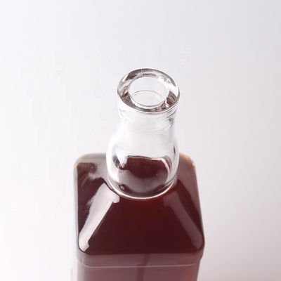 Materiale del colletto Vetro 500ml 700ml Bottiglia trasparente in rilievo per whisky rum gin brandy