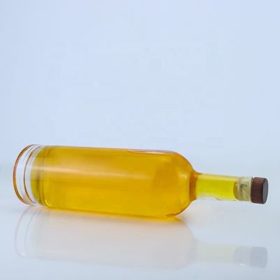 Bottiglia di vetro trasparente o personalizzata Unica 700 ml 750 ml per whisky Tequila Brandy Rum Gin