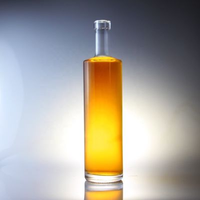 Bottiglia in vetro da 750 ml di vodka con sughero e forma cilindrica unica in un design unico