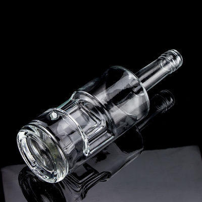 Materiale del colletto Bottiglia di vodka di vetro 500ml700ml per l'industria della produzione di liquori
