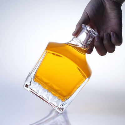 Bottiglia di whisky in vetro 750 ml per la selezione tradizionale di whisky