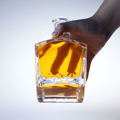 Bottiglia di whisky in vetro 750 ml per la selezione tradizionale di whisky