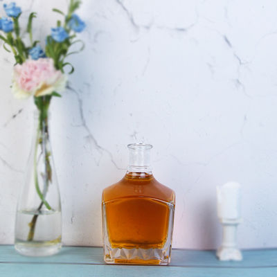 Bottiglia di whisky in vetro 750 ml per la selezione tradizionale di whisky