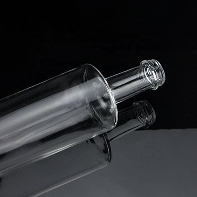 Disegno unico 750ml di collo lungo bottiglia di vetro vuota di vodka con tappo a vite vetro Super Flint