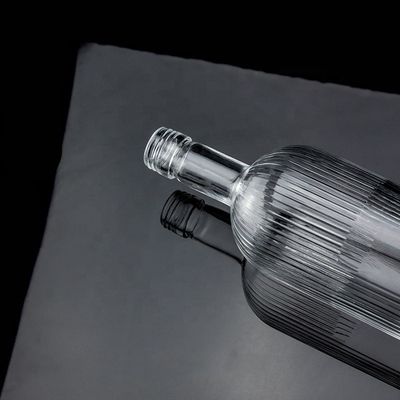 500ml 700ml SCREW CAP Super Flint Glass Bottiglia vuota di whisky per design classico rotondo