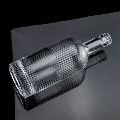 500ml 700ml SCREW CAP Super Flint Glass Bottiglia vuota di whisky per design classico rotondo