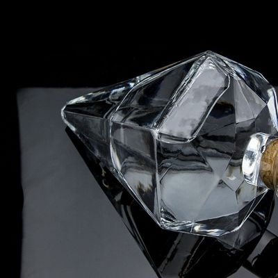 Logo personalizzato incisione trasparente design unico forma bottiglia di gin di vetro con sughero
