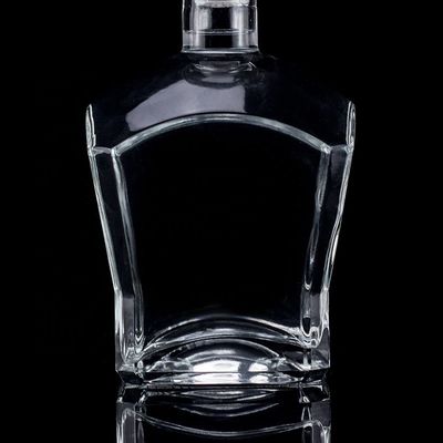Bottiglia di whisky in vetro di super pietra trasparente o personalizzata 700 ml 750 ml con tappo di sughero
