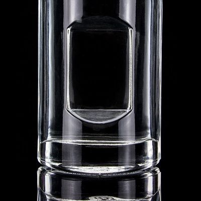 Bottiglia in vetro di vodka a forma personalizzata da 750 ml con tappo di sughero e finitura chiara a rotondo