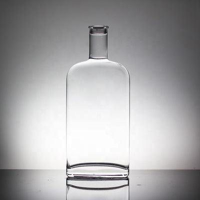 800ml 1000ml 3000ml Bottiglia di vetro di whisky di grande capacità Rotonda 500ml Bottiglia d'acqua di vetro quadrata