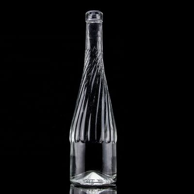 Materiale del corpo in vetro 500ml 700ml Bottiglia di vino di whisky con design unico in fondo sollevato