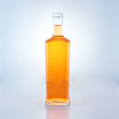 Bottiglia di gin rotonda quadrata di 750 ml con finitura a vite e disegno libero