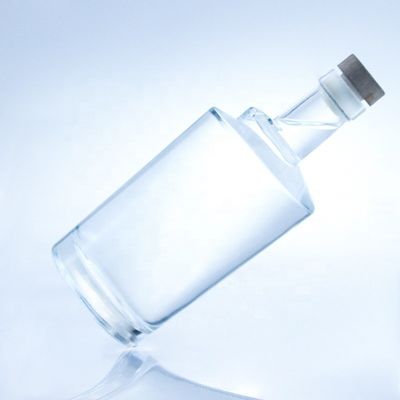 Materiale del colletto: vetro 750 ml Bottiglie di vetro a forma di torsione per chiarezza o personalizzate