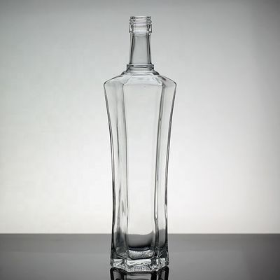 Come personalizzato 500ml bottiglie di vodka di vetro con tappo a vite per la manovra di superficie di vodka