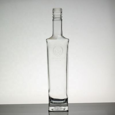 Come personalizzato 500ml bottiglie di vodka di vetro con tappo a vite per la manovra di superficie di vodka