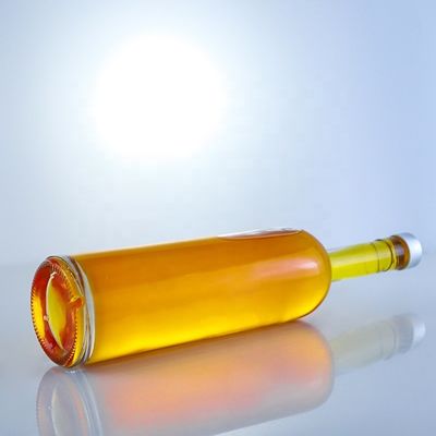 Logo personalizzato 700ml 750ml Bottiglia di vetro a forma rotonda con finitura superiore a vite
