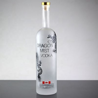 Bottiglia di vodka in vetro congelato industriale da 750 ml destinata alla produzione e al commercio