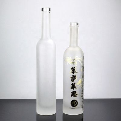 Bottiglia di vodka in vetro congelato industriale da 750 ml destinata alla produzione e al commercio