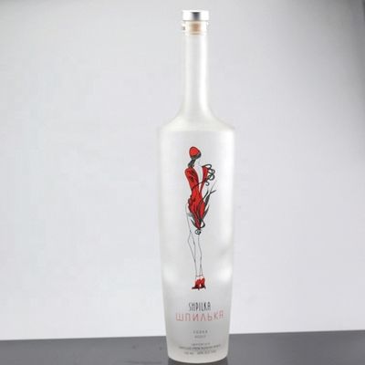 Bottiglia di vodka in vetro congelato industriale da 750 ml destinata alla produzione e al commercio