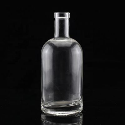 Vodka industriale Bottiglia di vetro trasparente con collo corto e corpo grasso 500 ml 750 ml