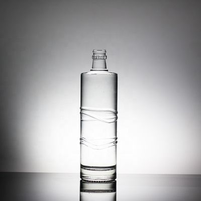 Bottiglia di acqua minerale in vetro da 750 ml con tappo a vite