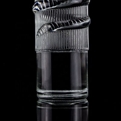 Logo personalizzato Chiara 750ml Bar Top Emossed Snake Disegno Bottiglia di vetro per cilindro di vodka