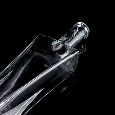 Esquisitamente progettato Bottiglia di vodka liquore Chiara o personalizzata Bottiglia di vetro da 750 ml con sughero