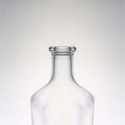 Bottiglia di vetro quadrata unica per whisky, vodka, tequila, gin e rum