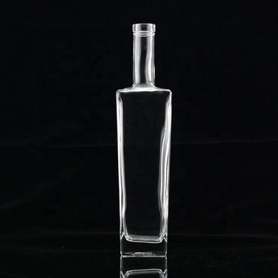 750 ml Bottiglia di alcol di vetro trasparente a base pesante con tappo in metallo dorato