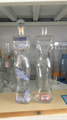 Disegno su misura Corpo femminile Forma speciale Bottiglia di liquore 1000ml 750ml con Decal Surface
