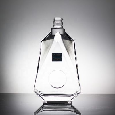 Materiale di base Bottiglia di vetro con forma di lettera unica e tappo di sughero