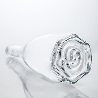 Whisky Gin Rum Vodka Collare di vetro inciso Bottiglia di liquore rotonda con tappo personalizzato