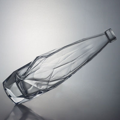 Industria delle bevande bottiglia di liquore di vetro incisa con tappo di sughero elegante e durevole