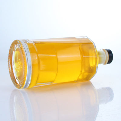 Bottiglia di vetro trasparente con sughero per whisky vodka tequila gin rum