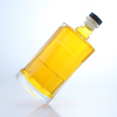 Bottiglia di vetro trasparente con sughero per whisky vodka tequila gin rum