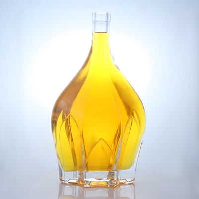 Flint Glass Disegno in rilievo Cappuccio a vite Bottiglia di Spiriti per Whisky Vodka Tequila Gin Rum