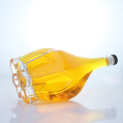 Flint Glass Disegno in rilievo Cappuccio a vite Bottiglia di Spiriti per Whisky Vodka Tequila Gin Rum