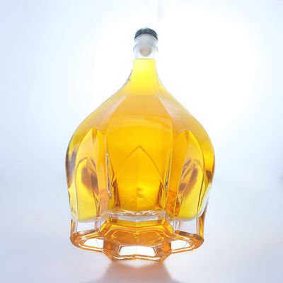 Flint Glass Disegno in rilievo Cappuccio a vite Bottiglia di Spiriti per Whisky Vodka Tequila Gin Rum