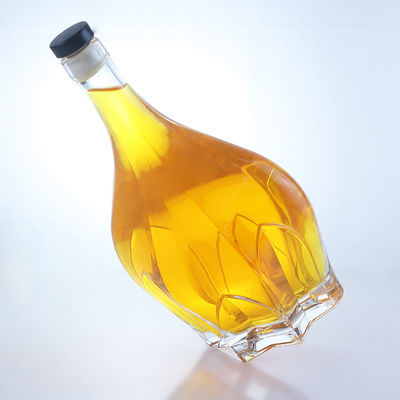 Flint Glass Disegno in rilievo Cappuccio a vite Bottiglia di Spiriti per Whisky Vodka Tequila Gin Rum